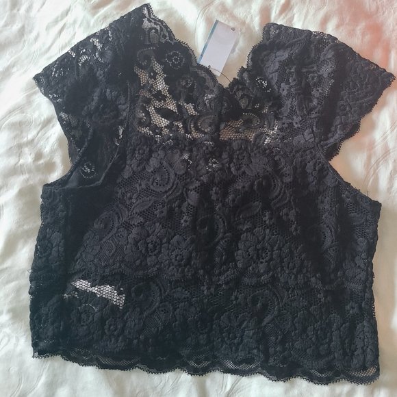 Black Lace Crop Tee - Picture 2 of 3